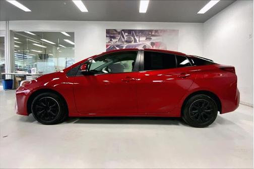 2021 Toyota Prius XLE