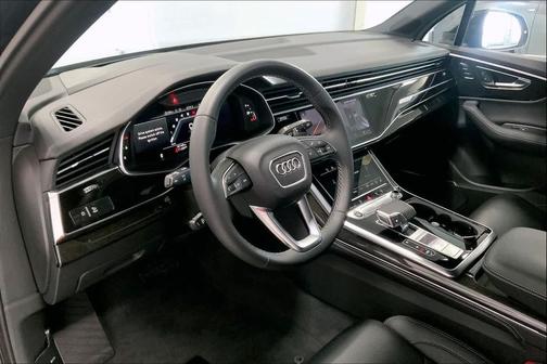 2025 Audi Q7 55 Prestige