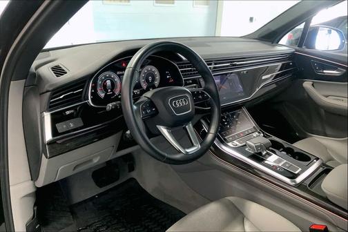 2024 Audi Q7 45 Premium Plus