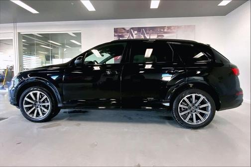 2024 Audi Q7 45 Premium Plus