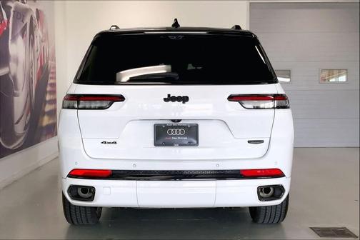 Bright White Clearcoat 2023 Jeep Grand Cherokee L Summit