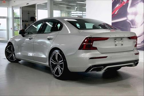 2019 Volvo S60 T6 R-Design