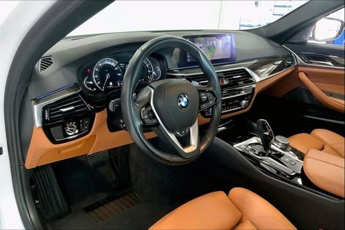 Mineral White Metallic 2019 BMW 540 xDrive