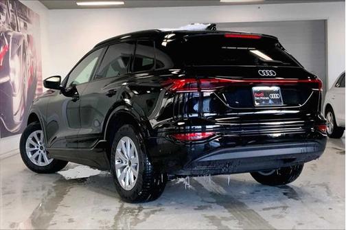 2025 Audi Q6 e-tron Premium