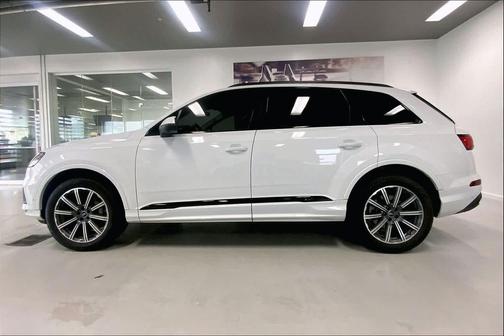 2024 Audi Q7 45 Premium Plus