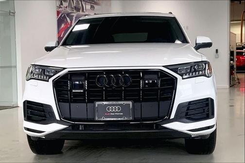 2024 Audi Q7 45 Premium Plus