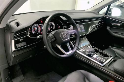 2023 Audi Q7 55 Premium Plus