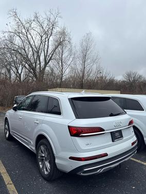 2023 Audi Q7 55 Premium Plus