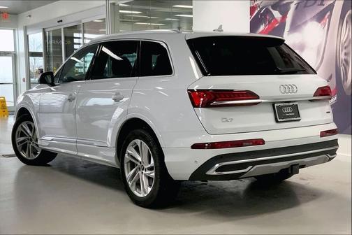 2023 Audi Q7 55 Premium Plus