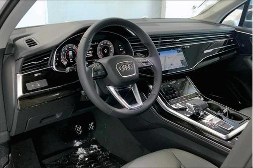 2025 Audi Q7 55 Premium Plus