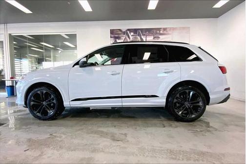 2025 Audi Q7 55 Premium Plus