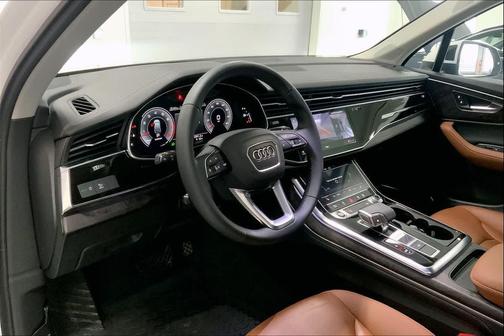 2023 Audi Q7 55 Premium Plus