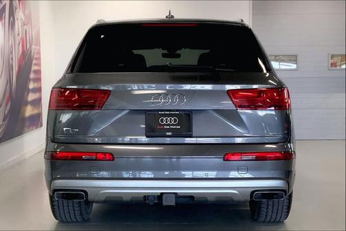 Samurai Gray Metallic 2019 Audi Q7 55 Prestige
