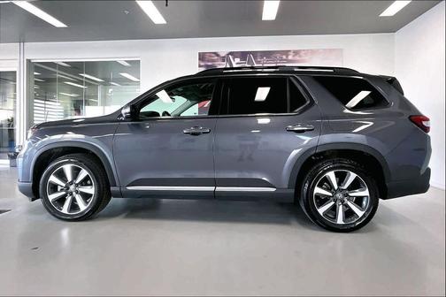 Modern Steel Metallic 2025 Honda Pilot Touring 8-Passenger