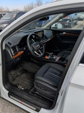 Glacier White Metallic 2023 Audi Q5 45 S line Premium Plus