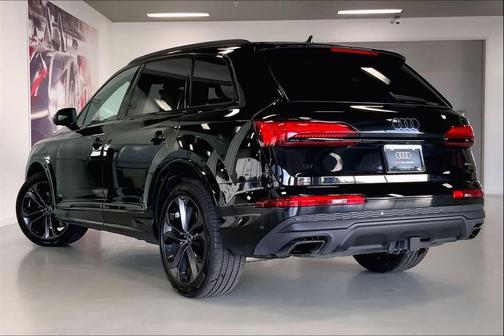 2025 Audi Q7 55 Premium Plus