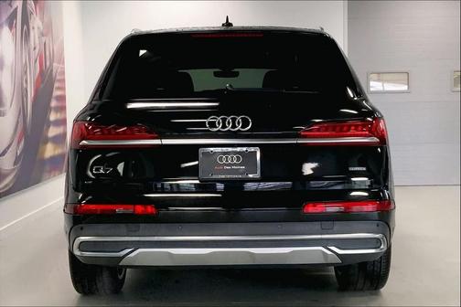 2022 Audi Q7 55 Premium Plus