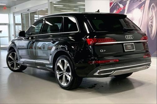 2022 Audi Q7 55 Premium Plus