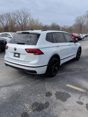 2023 Volkswagen Tiguan 2.0T SE R-Line Black