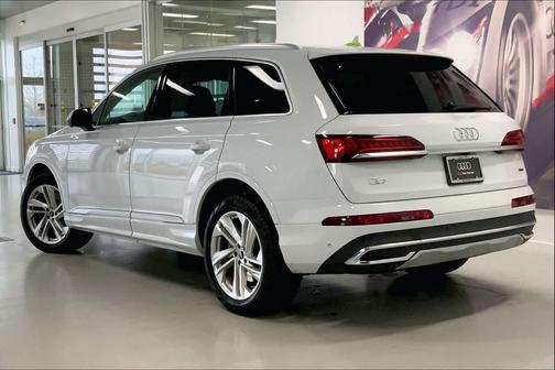 2022 Audi Q7 55 Premium