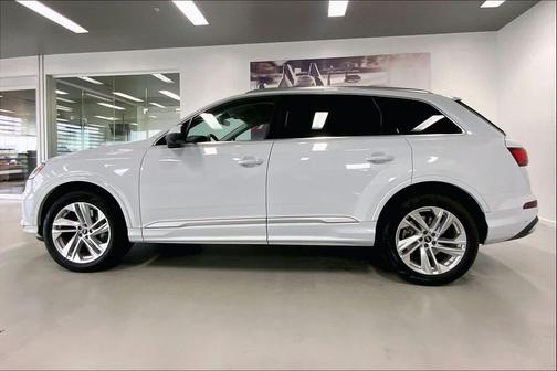 2022 Audi Q7 55 Premium