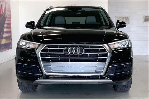 Brilliant Black 2019 Audi Q5 45 Premium