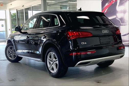 Brilliant Black 2019 Audi Q5 45 Premium