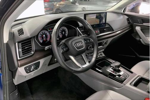 2022 Audi Q5 45 S line Premium Plus