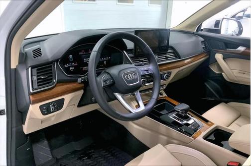 2023 Audi Q5 45 S line Premium Plus