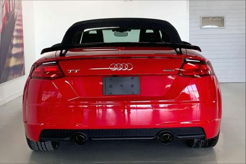 Tango Red Metallic/Black Roof 2023 Audi TT 45 TFSI quattro S tronic