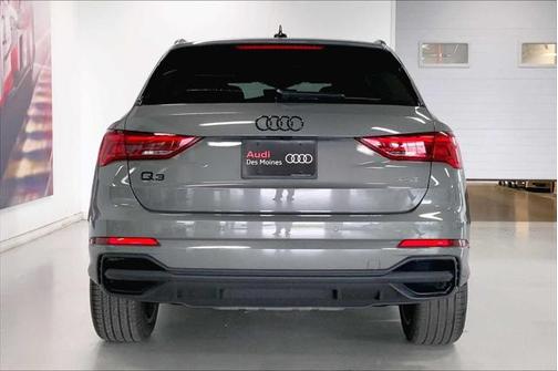 2025 Audi Q3 Premium 45 TFSI S line quattro Tiptronic