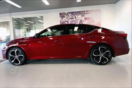 2024 Nissan Altima SR FWD