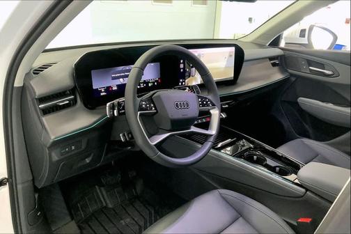 Glacier White Metallic 2026 Audi Q3 TFSI quattro S tronic