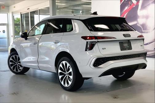 Glacier White Metallic 2026 Audi Q3 TFSI quattro S tronic