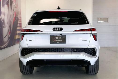 Glacier White Metallic 2026 Audi Q3 TFSI quattro S tronic