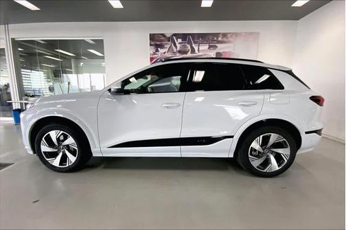 2025 Audi Q6 e-tron Premium Plus quattro