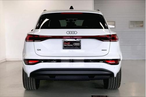 2025 Audi Q6 e-tron Premium Plus quattro
