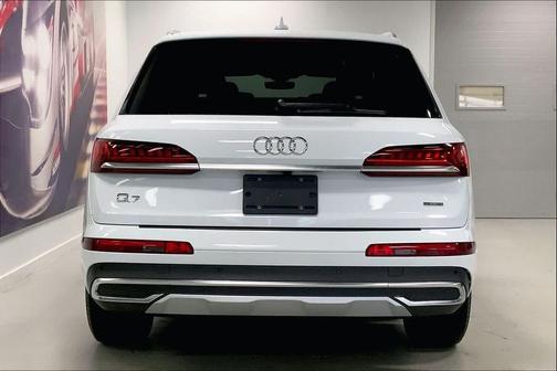 2022 Audi Q7 45 Premium