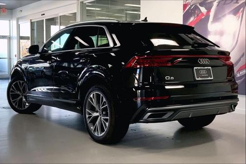 2023 Audi Q8 55 Premium Plus