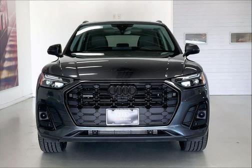 Daytona Gray Pearl Effect 2023 Audi Q5 45 S line Premium Plus