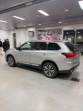 2020 Mitsubishi Outlander ES