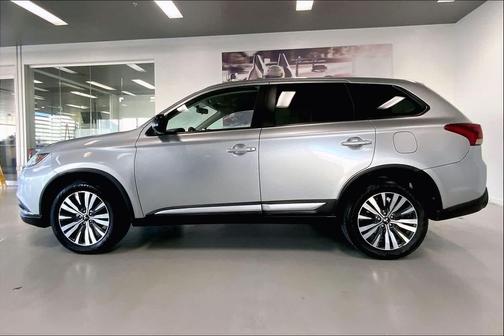 2020 Mitsubishi Outlander ES