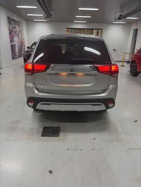 2020 Mitsubishi Outlander ES