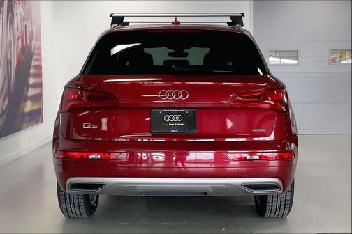 Matador Red Metallic 2020 Audi Q5 45 Titanium Premium