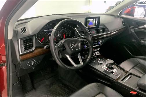 Matador Red Metallic 2020 Audi Q5 45 Titanium Premium