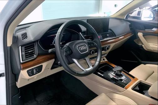 2023 Audi Q5 40 Premium Plus
