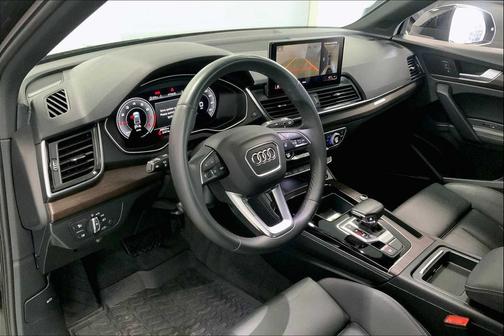 2022 Audi Q5 45 S line Premium Plus