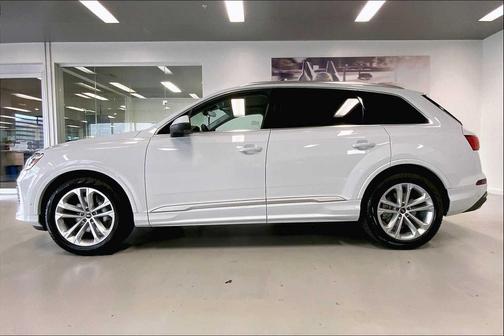 2025 Audi Q7 55 Prestige