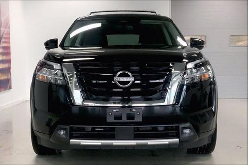 2022 Nissan Pathfinder SL 4WD