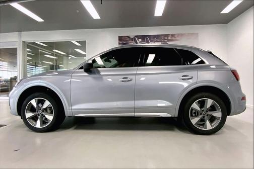 2023 Audi Q5 40 Premium Plus